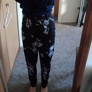 Vera Wang Dress Pants